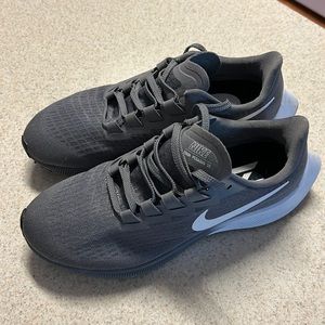 Women’s Nike shoes
